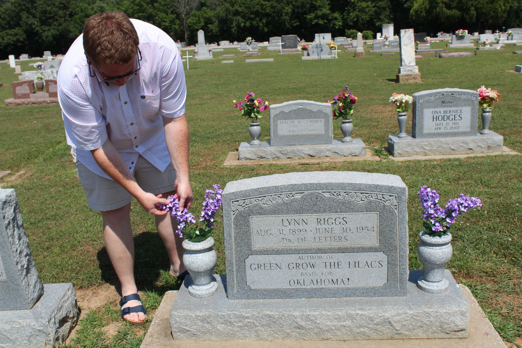 Andy Couch at Lynn Riggs Grave